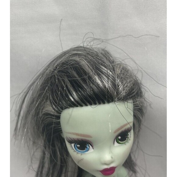 Monster High Dolls Frankie Stein Daughter Of Frankenstein 11" Mattel 2015 - Picture 4 of 12
